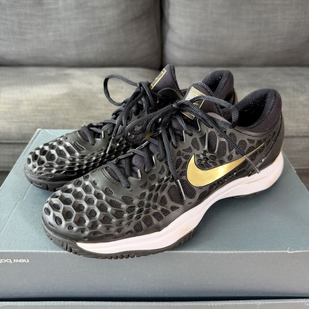 Nike Air Zoom Cage 3 HC Black Metallic Gold Tennis Shoes Men's Size 10